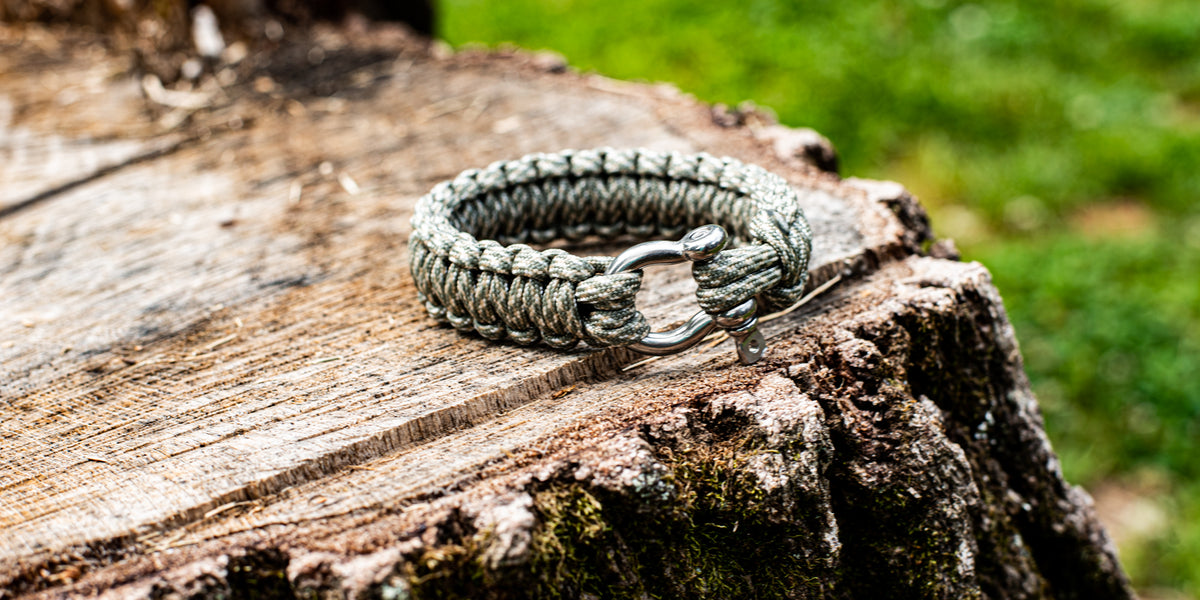 Paracord Bracelet Type III 550 - Green - RopeServices UK