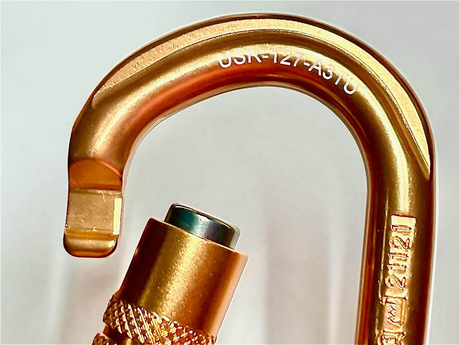 ProClimb Triple Lock True Oval Aluminum Carabiner Pelican